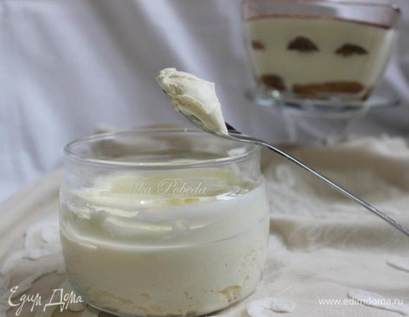 Также подойдет сыр для несладких закусок, соусов, да и просто так с хлебушком и чесноком "язык проглотишь".
Впрочем, не мне вас учить, куда применять маскарпоне)
Пробуйте и экспериментируйте!