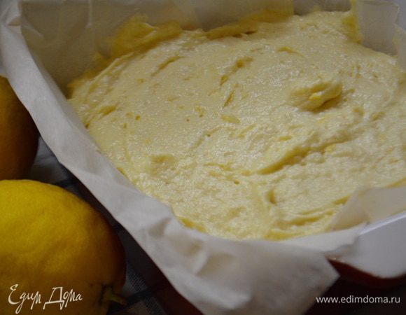 В два приема добавить белки к тесту и аккуратно перемешать снизу вверх. Форму смазать маслом или застелить пекарской бумагой.
Выпекать при Т 180 градусов 50-60 минут. Готовность проверять лучинкой, если сухая, то готово!