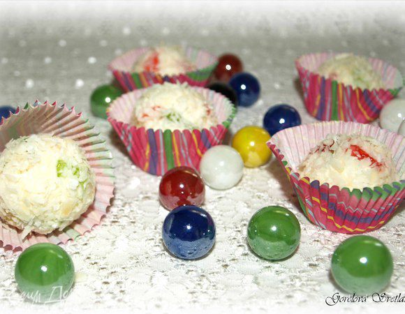 Кстати, рекомендую к чаю http://www.edimdoma.ru/retsepty/66938-konfety-tvorozhno-marmeladnye Очень вкусные, полезные конфетки из творога и мармелада от Анюты (Солнце).