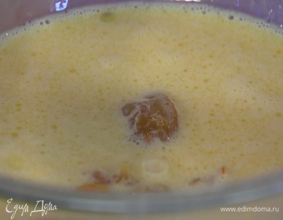 Добавить апельсиновый джем, перемешать.