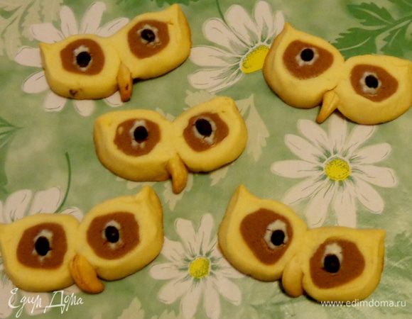 Печь при 170 градусах до легкой золотистости минут 7-10 (зависит от духовки).
Радовать детей.