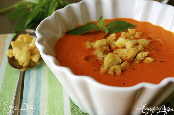 А вот еще один вкусный и легкий овощной крем-суп: http://www.edimdoma.ru/retsepty/66868-holodnyy-krasnyy-supchik-s-aromatnoy-kroshkoy.