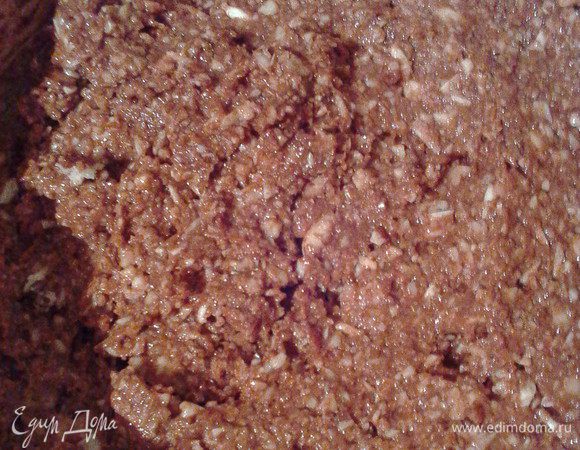 Шоколад растопить в микроволновке и добавить к фасоли.