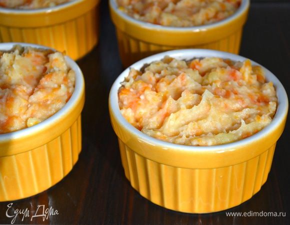 Заполненные формочки поставить в разогретую до 180°C духовку и запекать 20 минут. 