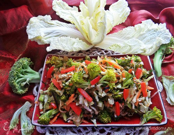 И хрустим свежими овощами и напитываемься полезными микроэлементами на здоровье.