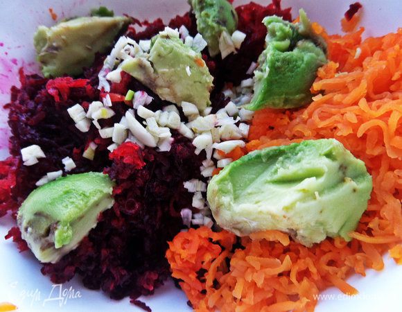 Теперь о данном рецепте. Если овощи отварить заранее (или приготовить в микроволновке по совету НАТАХАН: http://www.edimdoma.ru/retsepty/33003-otvarnye-v-svch-ovoschi-dlya-salatov-vinegretov-i-shub), то салат-намазка будет готова за 15 минут!