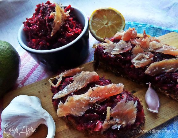 И можно сесть перекусить или закусить:)