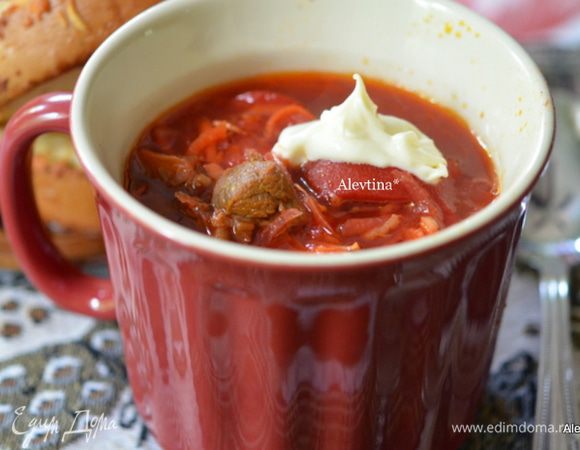 Подаем с гренками с сыром и чесноком, с хреновым соусом, по желанию, или со сметаной. Приятного аппетита.