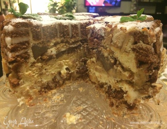 Разрез нормальный. Держит форму!