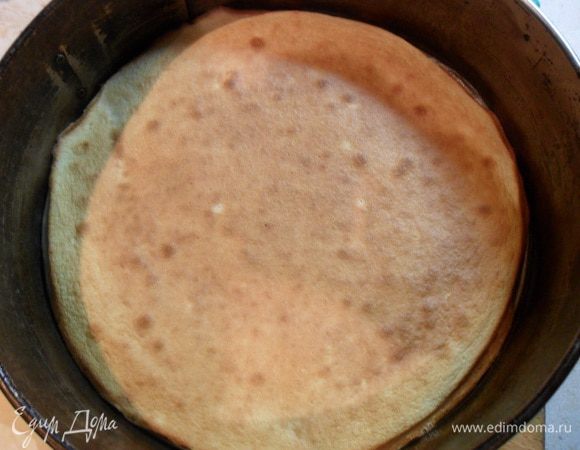 Выпекайте 3-4 минуты до золотистого цвета.