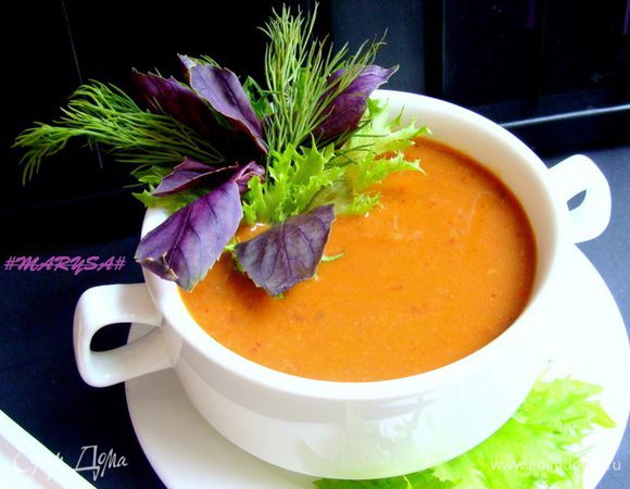 Очень хорошо этот суп сочетается с зеленью! Особую нотку придаст базилик, конечно!
Для детей, которые обожают картофель и для мужчин, да и для кого угодно, конечно, было бы желание! Я готовила дополнительно запеченный картофель, который потом добавляла в тарелку к супу. 
Для этого, картофель нужно почистить, порезать мелким кубиком, смешать с маслом, солью и тимьяном, и запечь, накрыв фольгой.