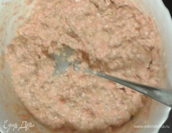 Тесто должно получиться как густая сметана. У меня получилось очень крутое, тогда добавить около половины стакана зеленого чая или сока апельсина.