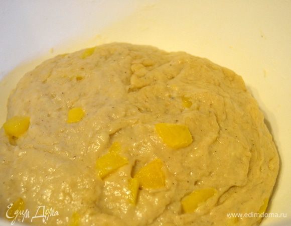 Когда тесто сформируется, смазать поверхность растительным маслом и оставить тесто еще на час.