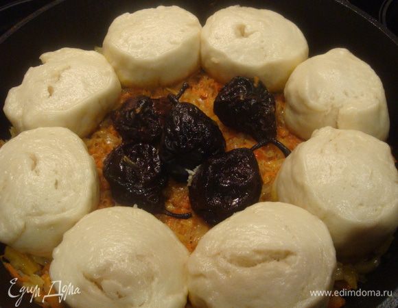 По истечении 20 минут, у нас вкусная капуста с воздушными пампушками (груши выбрасываем).