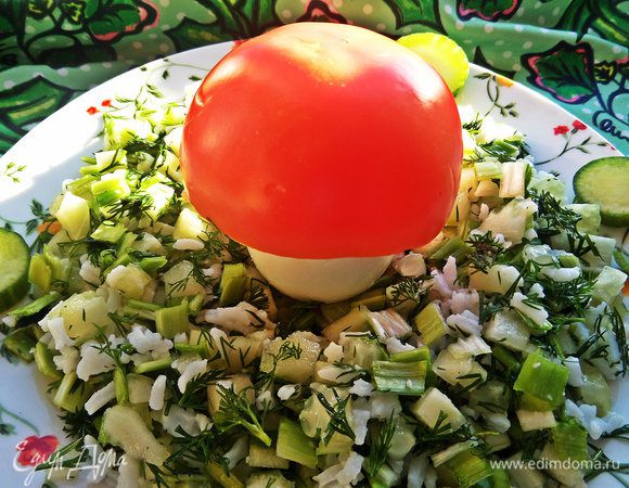 Накрываем яйцо. Можно закрепить зубочисткой.