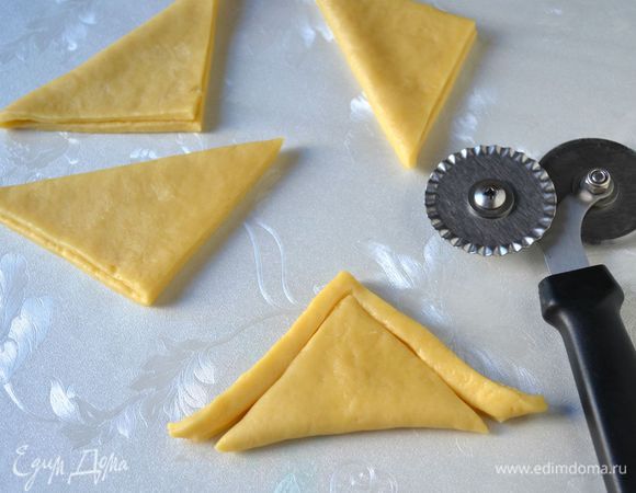 Снова надрезать с обеих сторон, не доходя до середины.