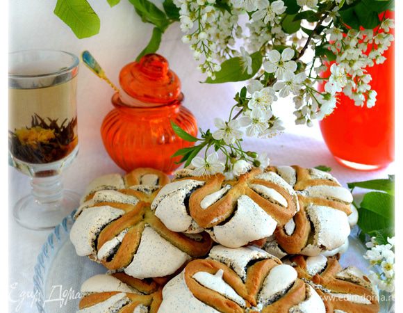 В заранее разогретой до 180 градусов духовке.