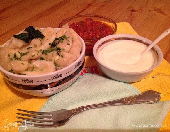 Аккуратно дуршлагом вынимаем курзе из кастрюли смазываем маслом и украшаем мятой и зеленью. Подаем со сметаной (чеснок сдавливаем добавляем шепотку соли и смешиваем со сметаной) и с другим соусом по вашему вкусу. Кто не любит чеснок можно просто сметану.

Приятного аппетита!!!