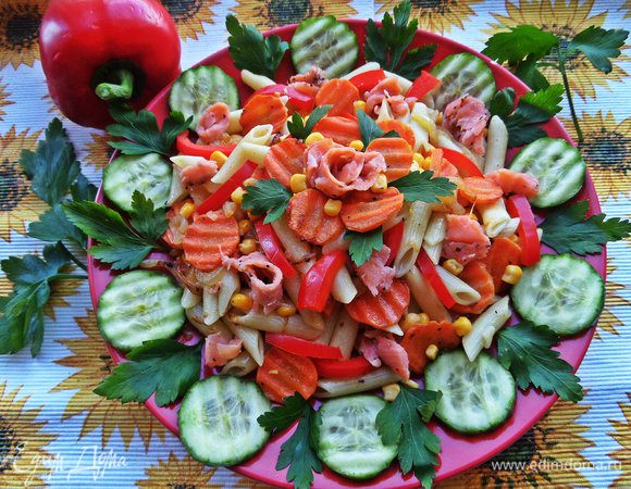 Подавать сбрызнув оливковым маслом. Паста добавит сытности овощам,а рыбка дополнит приятным пикантным вкусом. Угощайтесь, друзья!!!