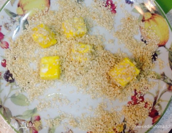 И кунжутном семени. 