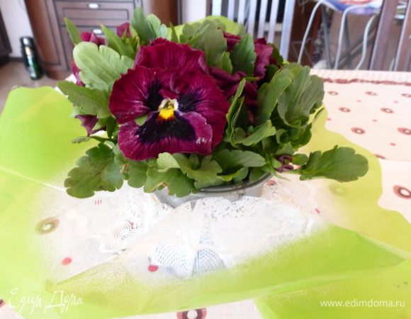 Праздник закончился, но я не расстраиваюсь. Поскольку знаю, что этот шашлык первый, но не последний в этом году. В завершении хочу порадовать вас милыми весенними цветочками.