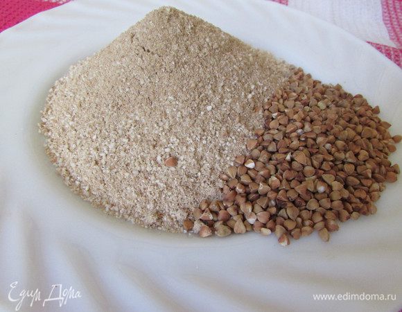 Гречку смолоть в кофемолке.