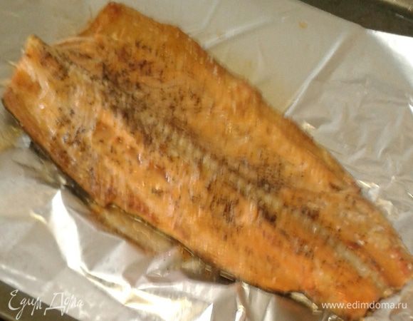 Далее  поставим рыбу в духовку под гриль при 200 градусах около 10-15 минут. 