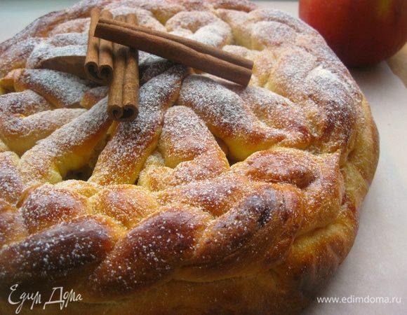 Остудить и присыпать сахарной пудрой.