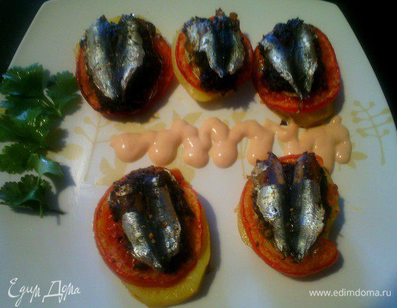 Добавить немного воды и готовить 180°, 25-30 минут, смотрите по вашей духовке. 
Подавать горячими или холодными. 