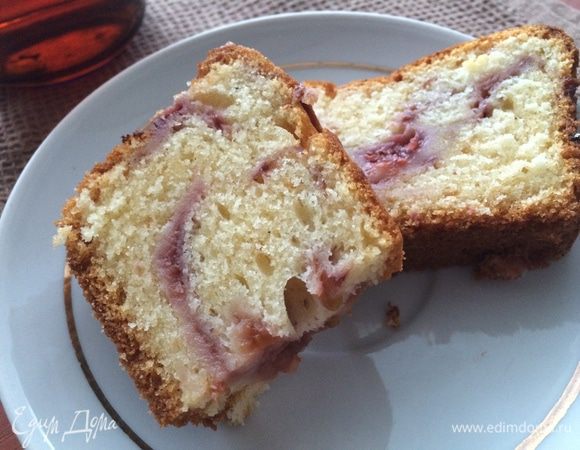 Утром отрежьте пару кусочков кекса и насладитесь свежей выпечкой с любимым напитком! 
