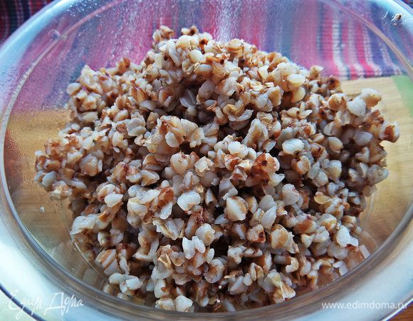 Гречку я указала уже отварную, ровно порция для взрослого человека.