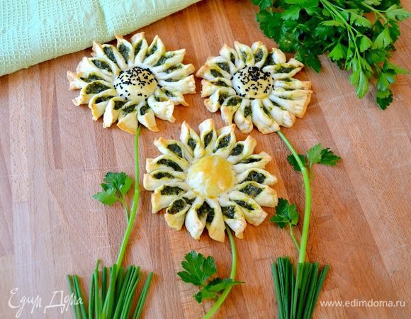 А я хочу поздравить всех еще раз с наступающей Весной! ;)