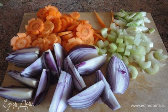 2. Нарезать овощи.