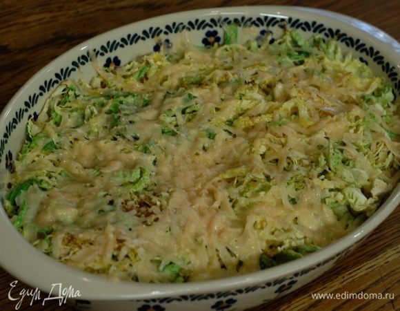 Отправить форму с капустой в разогретую духовку на 30–40 минут.