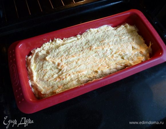 Перекладываем тесто в форму. Выпекаем в духовке 60-70 минут при температуре 180 гр до сухой палочки.
