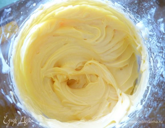 Вот такой нежный крем лимонного цвета получается.