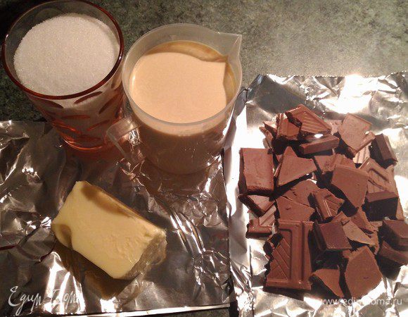 Подготовьте все ингредиенты. Концентрированное молоко должно быть несладким. 