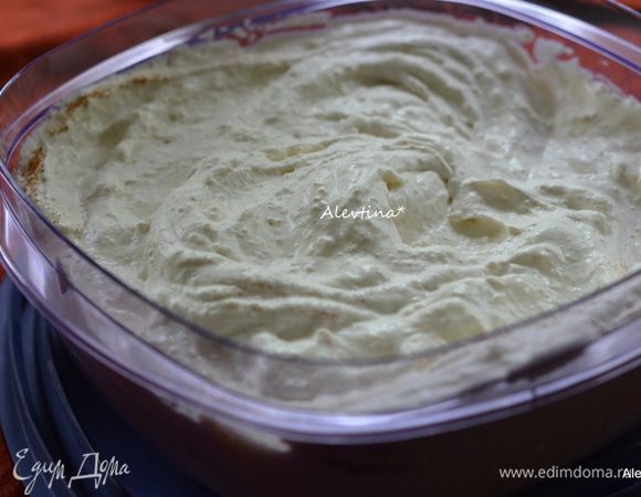 Переложить в контейнер с крышкой. В морозильник на 3-4 часа или ночь. 