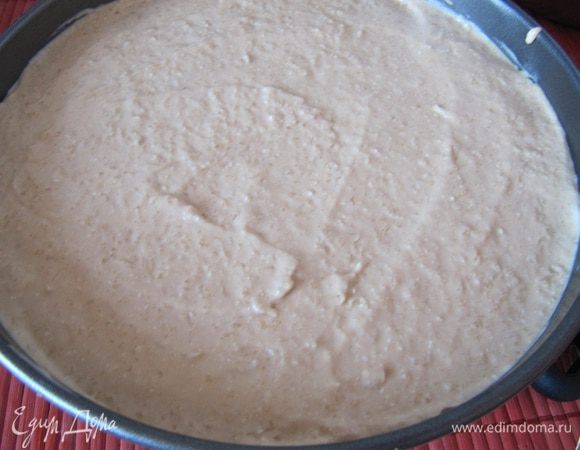 Выложить крем в форму, разровнять и поместить в холодильник до полного застывания, на несколько часов.