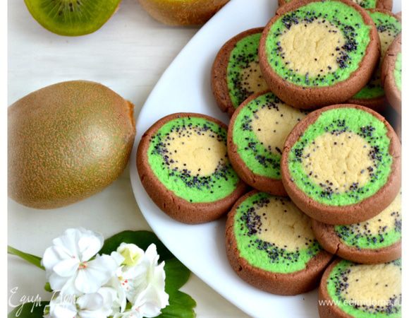 Выпекать в заранее прогретой до 180 градусов духовке.