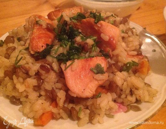 Когда будет готово, выкладываем на тарелку посыпаем рубленной зеленью и подаем. Подавать можно со сметаной или с соусом по вашему вкусу.

Приятного аппетита!