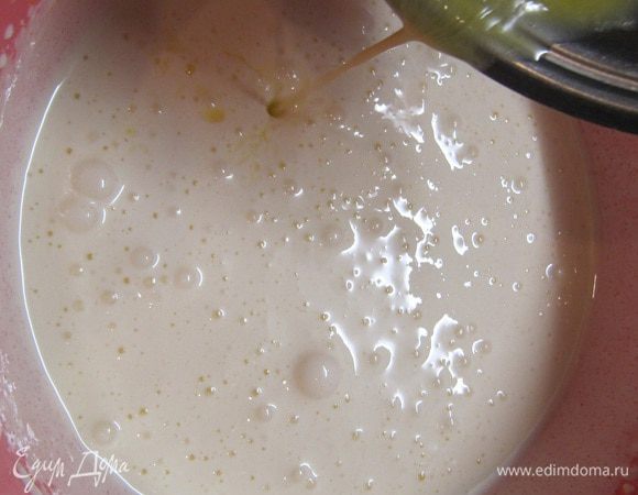 Затем подмешайте масло.