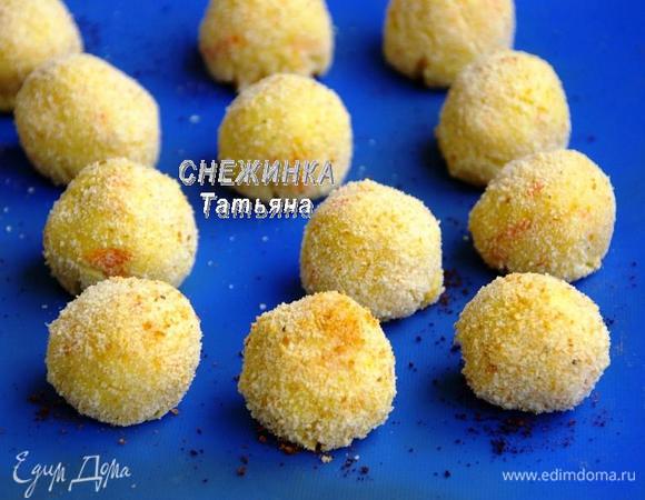 Когда «колобки» готовы, снимаем их с противня остывать. После запекания они становятся как бы воздушными, лёгкими.