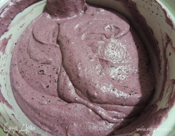 Получается настолько вкусно, что мусс хочется есть ложкой прямо из кастрюли)