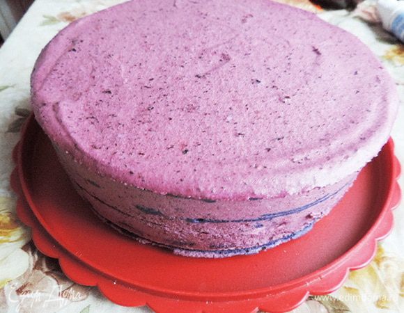 Утром бока формы, обдуваем феном и снимаем кольцо.