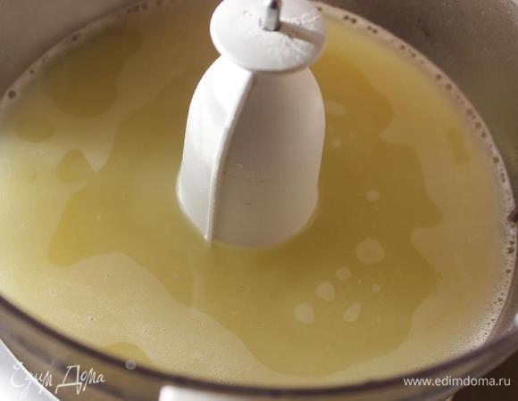 Отварной картофель нужно опять же по рецепту протереть, развести картофельным отваром и заправить маковым молочком.
