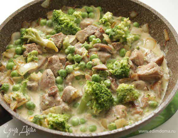 Потушите еще минут 10 и подавайте горячим!