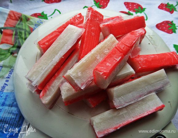 Для "рафаэллок" очистить от плёнок палочки.