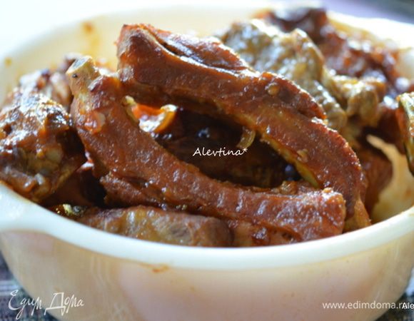 Подаем к столу в общем блюде. 
