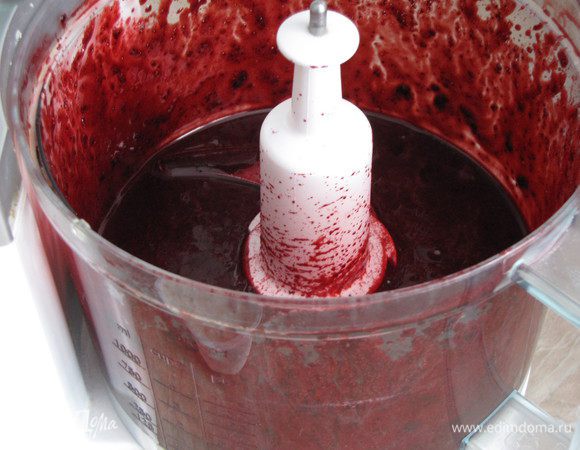 Остудить, пробить погружным блендером или воспользоваться кухонным процессором.